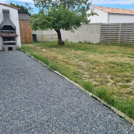 Le Petit Rocher Дом отдыха Сен-Жан-де-Мон